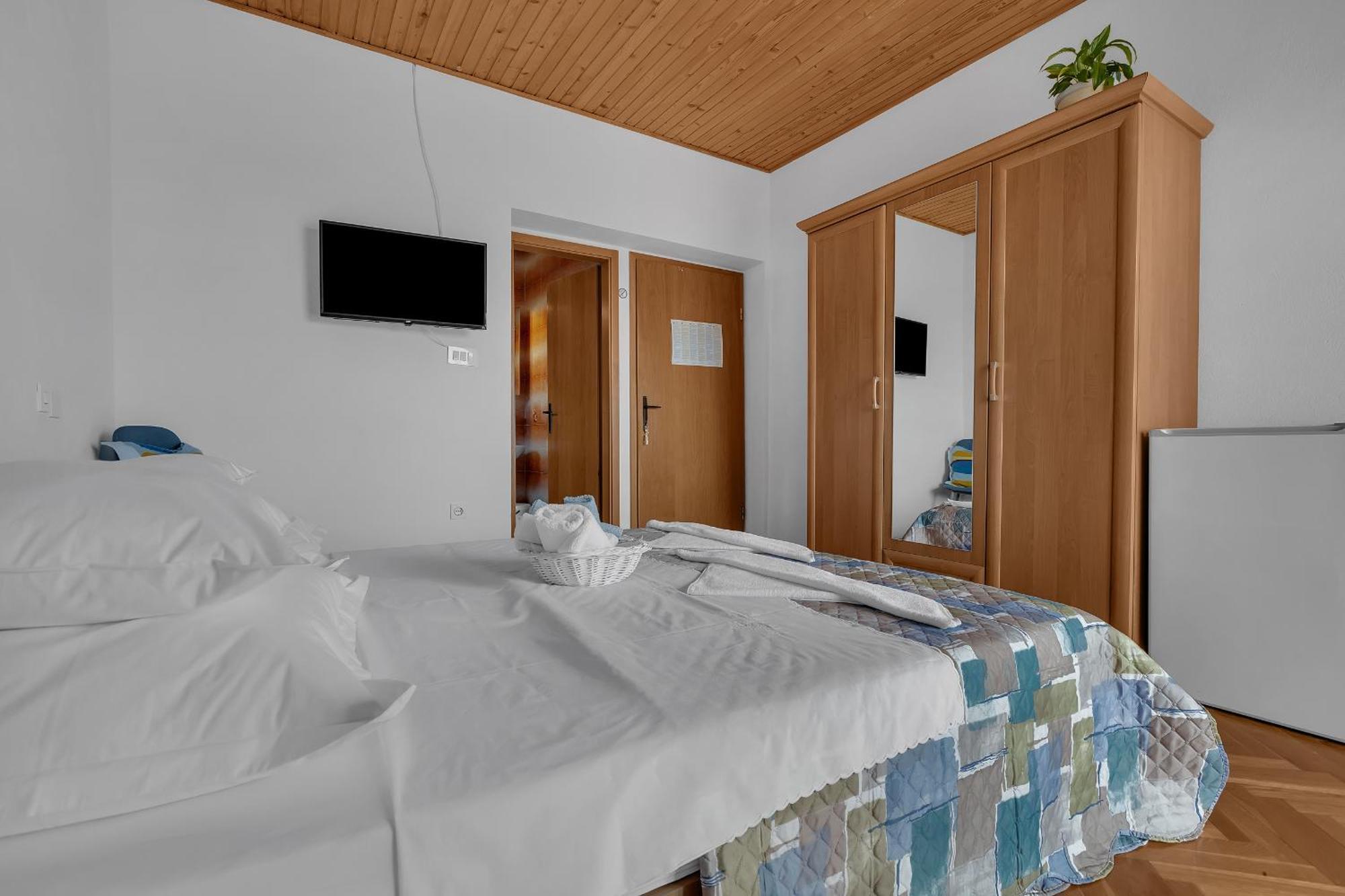 Apartment And Rooms Mila Makarska Exterior foto