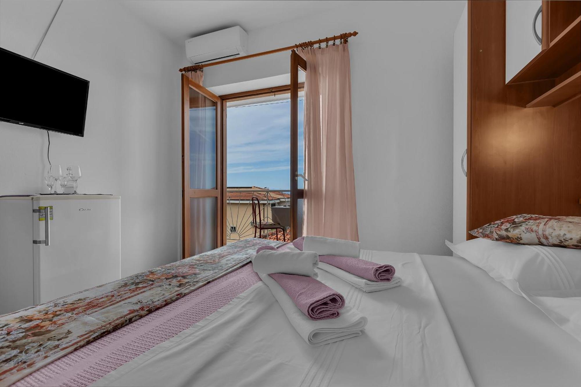 Apartment And Rooms Mila Makarska Exterior foto