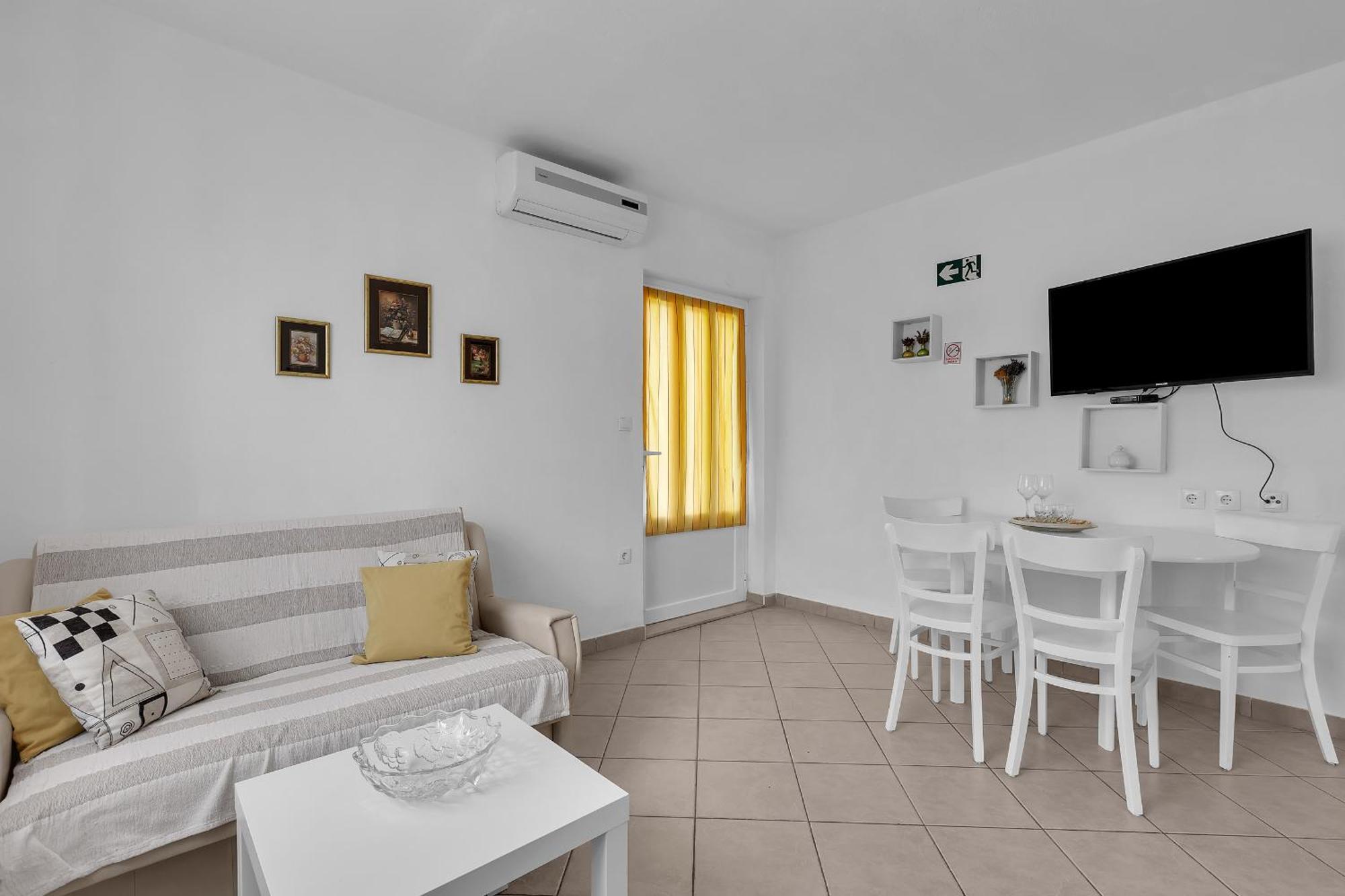 Apartment And Rooms Mila Makarska Exterior foto